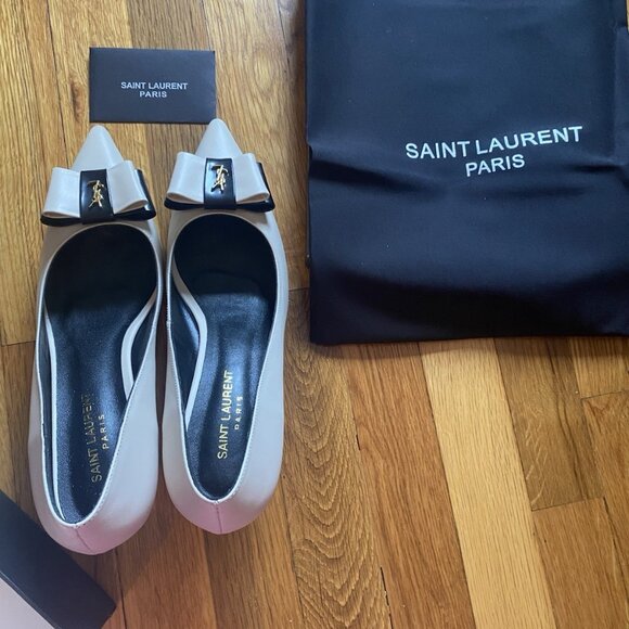 Saint Laurent Pierrot Monogram Bow Pointed Toe Pump - Picture 2 of 11